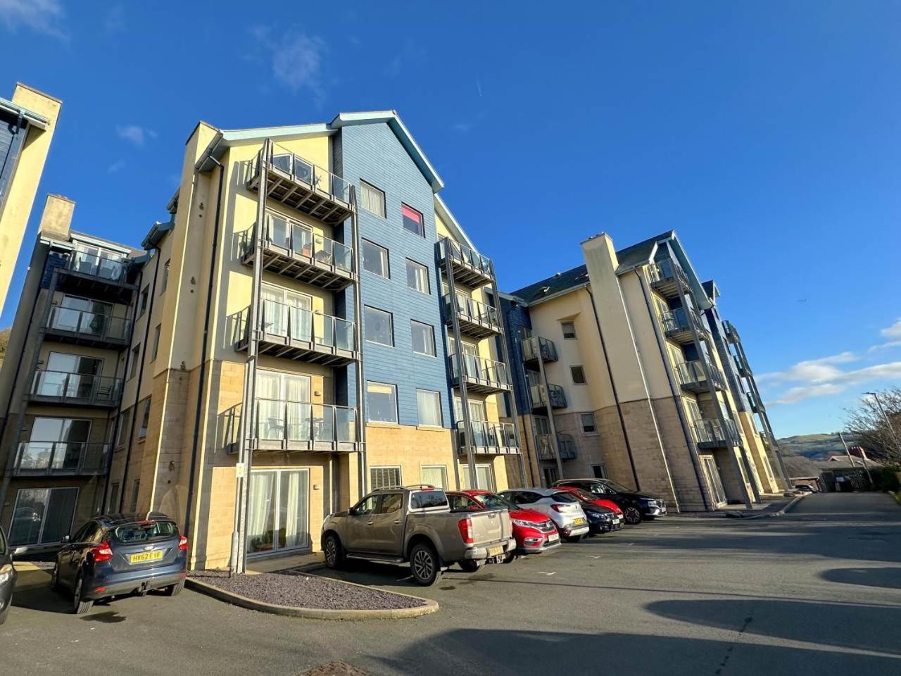 Parc Y Bryn Serviced Apartments Aberystwyth Bagian luar foto