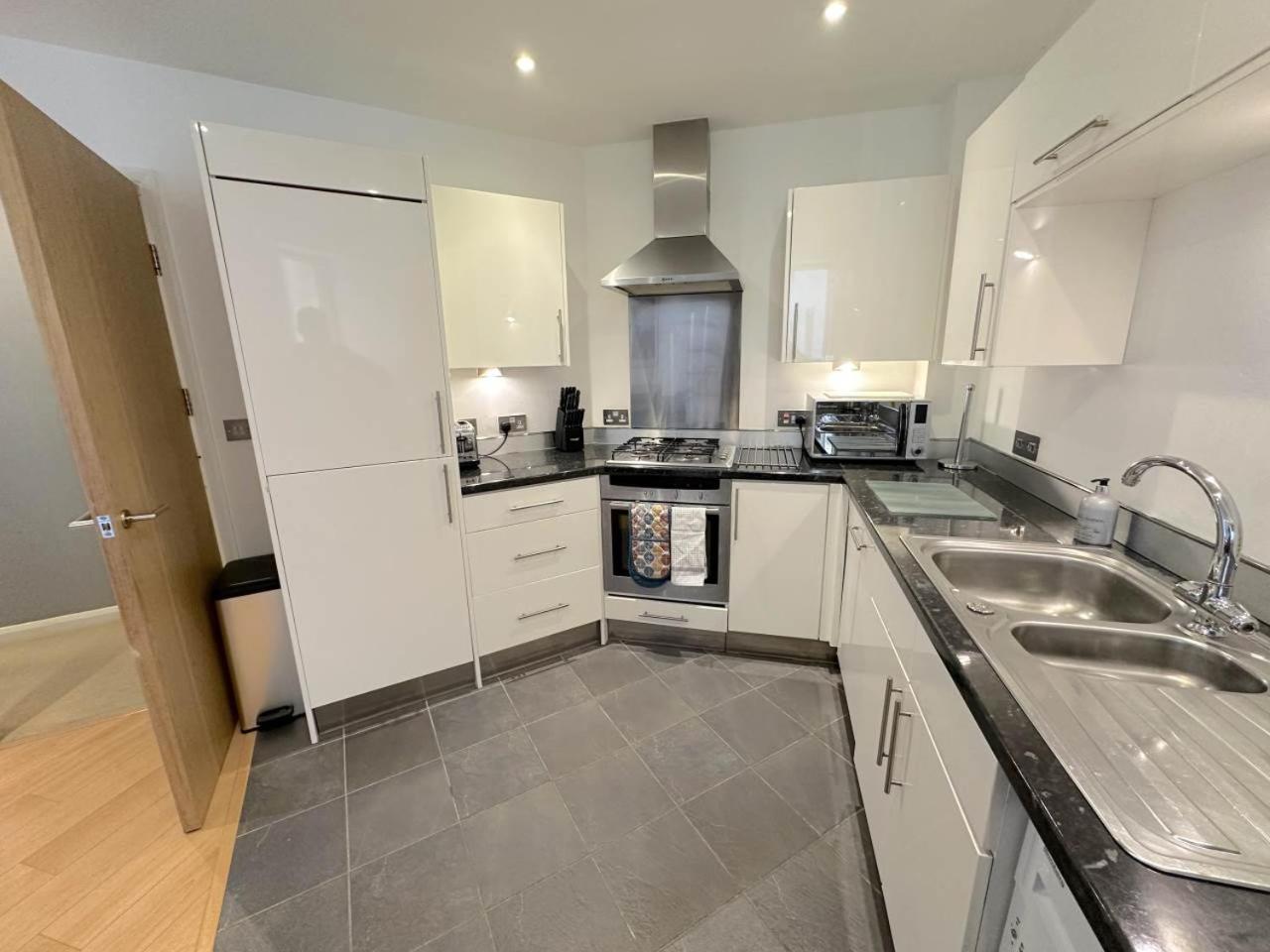 Parc Y Bryn Serviced Apartments Aberystwyth Bagian luar foto