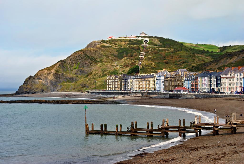 Parc Y Bryn Serviced Apartments Aberystwyth Bagian luar foto